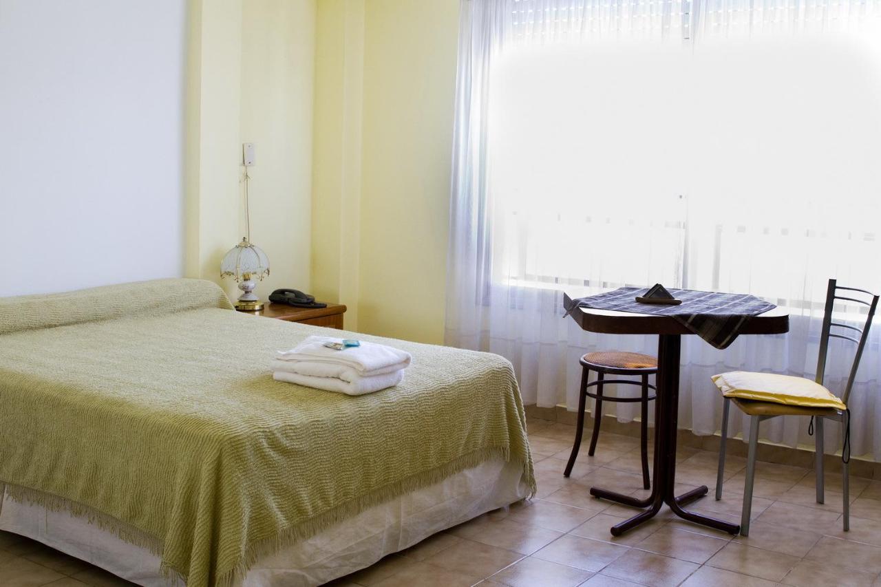 Aparthotel Casino Neuquén Стая снимка